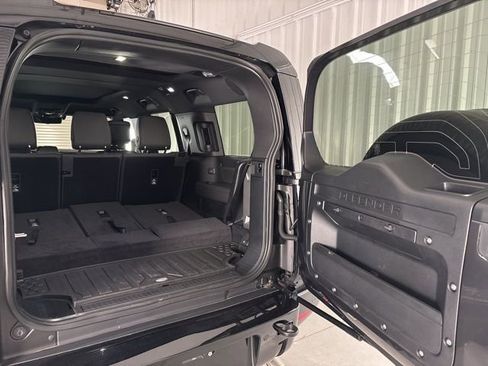 Used 2024 Land Rover Defender 130 V8 image 30