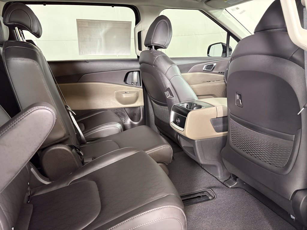 New 2026 Kia Carnival EX FWD image 17