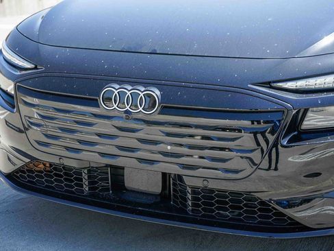 Used 2025 Audi A6 e-tron Premium Plus w/ Premium Plus image 7