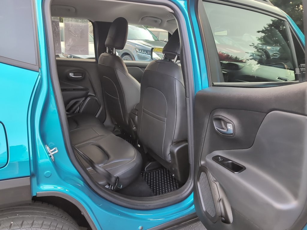 Used 2022 Jeep Renegade Limited AWD/4WD image 7