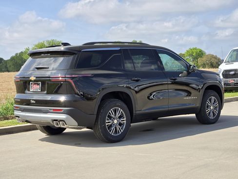 New 2026 Chevrolet Traverse LT w/ Enhanced Driving Package FWD image 3