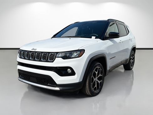 Used 2024 Jeep Compass Limited AWD/4WD image 7