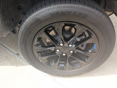 Used 2023 Jeep Wrangler Sahara image 21