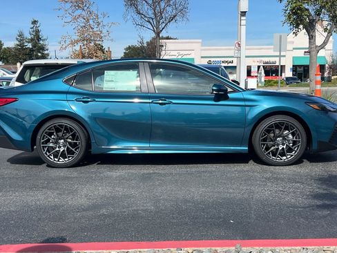 New 2026 Toyota Camry SE image 9