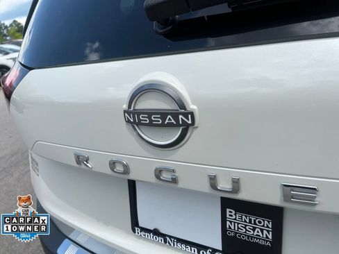 Certified 2022 Nissan Rogue Platinum w/ Head-Up Display Package FWD image 42