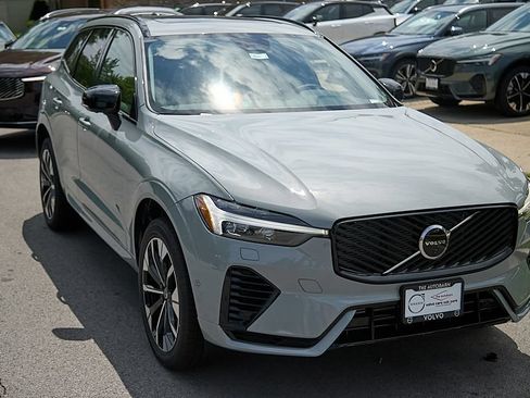 New 2026 Volvo XC60 T8 Plus w/ Climate Package PRO AWD/4WD image 4