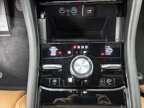 Certified 2025 Jeep Grand Cherokee Summit AWD/4WD image 26