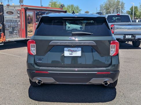 Certified 2022 Ford Explorer XLT w/ Equipment Group 202A RWD image 4