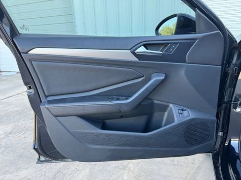 Used 2023 Volkswagen Jetta S image 4