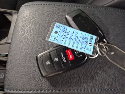 Used 2026 Toyota Camry XSE FWD image 31
