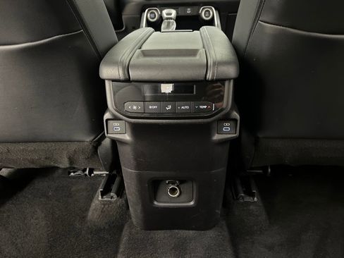 Used 2025 Toyota Grand Highlander AWD image 23