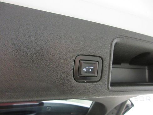 Used 2019 GMC Terrain SLT w/ Preferred Package image 31