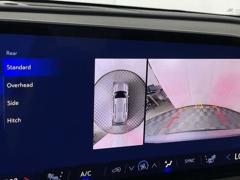 New 2026 Chevrolet Traverse LT w/ Sun and Wheel Package image 15