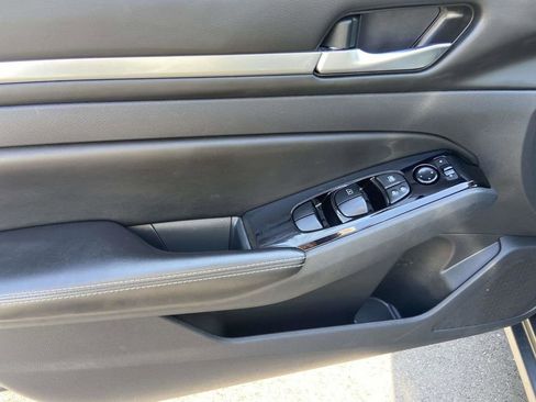 Used 2023 Nissan Altima 2.5 SV image 17