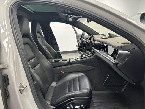 Used 2018 Porsche Panamera 4S image 40