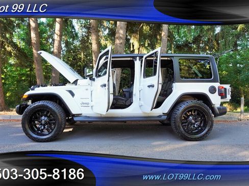 Used 2018 Jeep Wrangler Unlimited Sahara AWD/4WD image 26