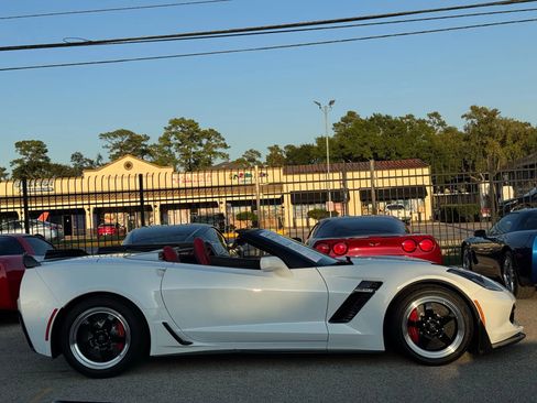 Used 2016 Chevrolet Corvette Z06 w/ 3LZ Preferred Equipment Group image 11