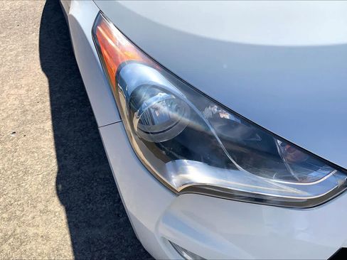 Used 2013 Hyundai Veloster w/ Style Pkg image 26