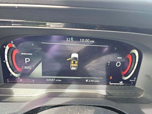 Used 2023 Nissan Pathfinder Platinum image 12