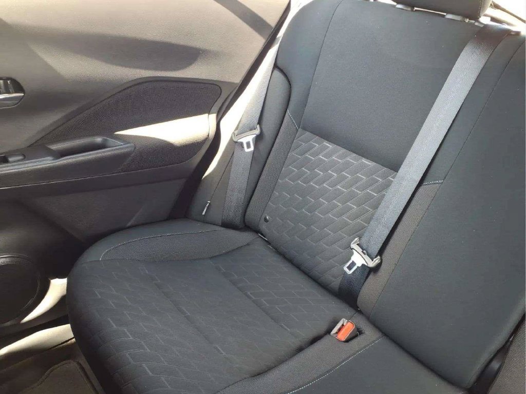 Used 2024 Nissan Kicks SV FWD image 16