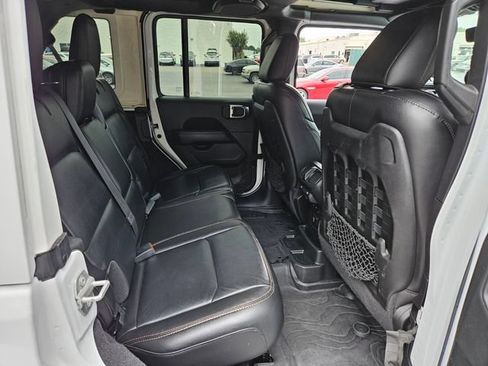 Used 2021 Jeep Wrangler Unlimited Rubicon w/ Trailer Tow Package AWD/4WD image 19