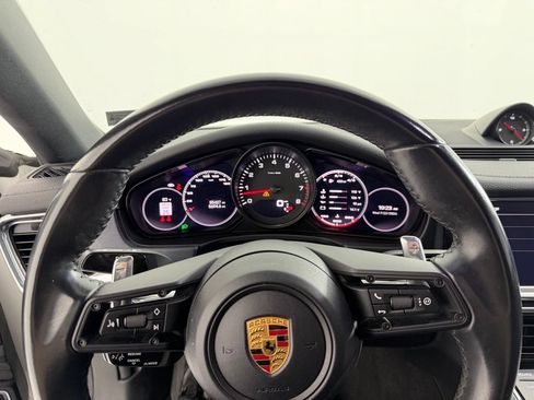 Used 2022 Porsche Panamera image 13