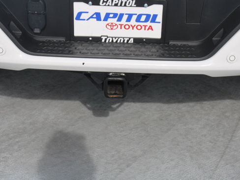 Used 2024 GMC Canyon Elevation w/ Convenience Package RWD image 5