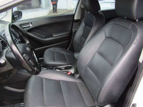 Used 2017 Kia Forte EX image 17