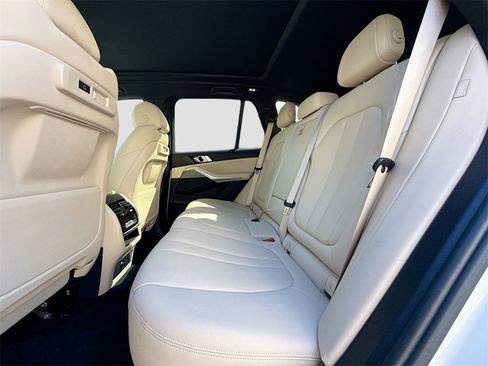 Used 2019 BMW X5 xDrive40i w/ Convenience Package image 27