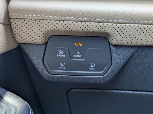 New 2026 Volkswagen Atlas Cross Sport SE FWD image 27