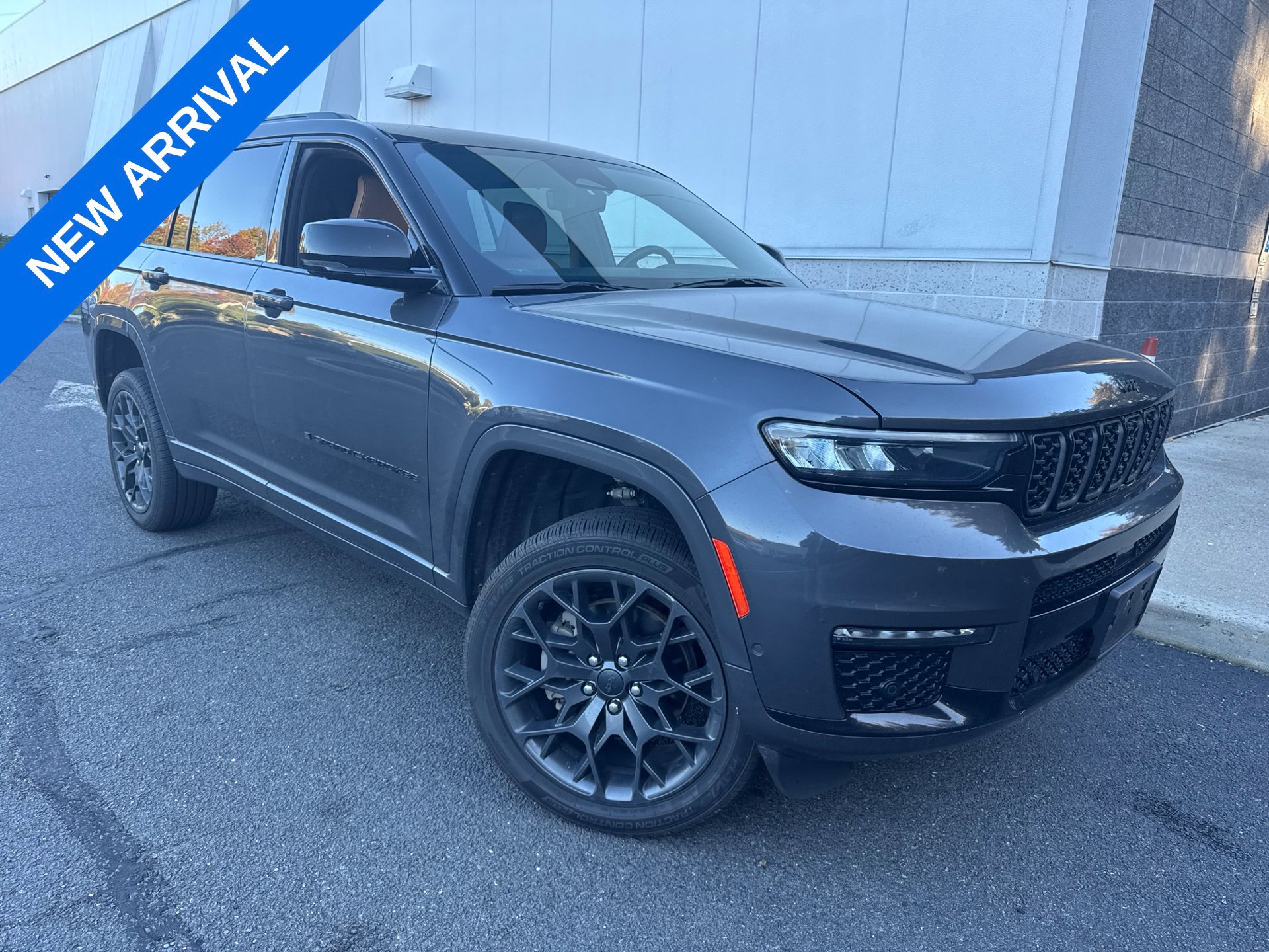Used 2023 Jeep Grand Cherokee L Summit AWD/4WD image 1