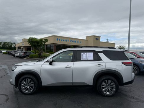 Used 2025 Nissan Pathfinder SV AWD/4WD image 27