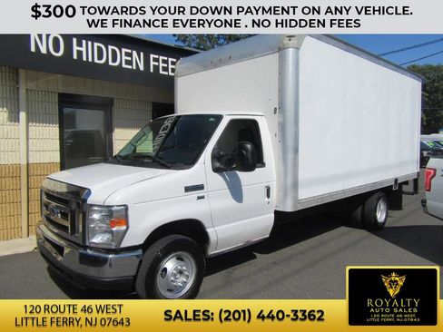 Used 2018 Ford E-350 and Econoline 350 Super Duty image 1