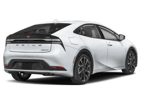 Used 2024 Toyota Prius Prime Premium image 3