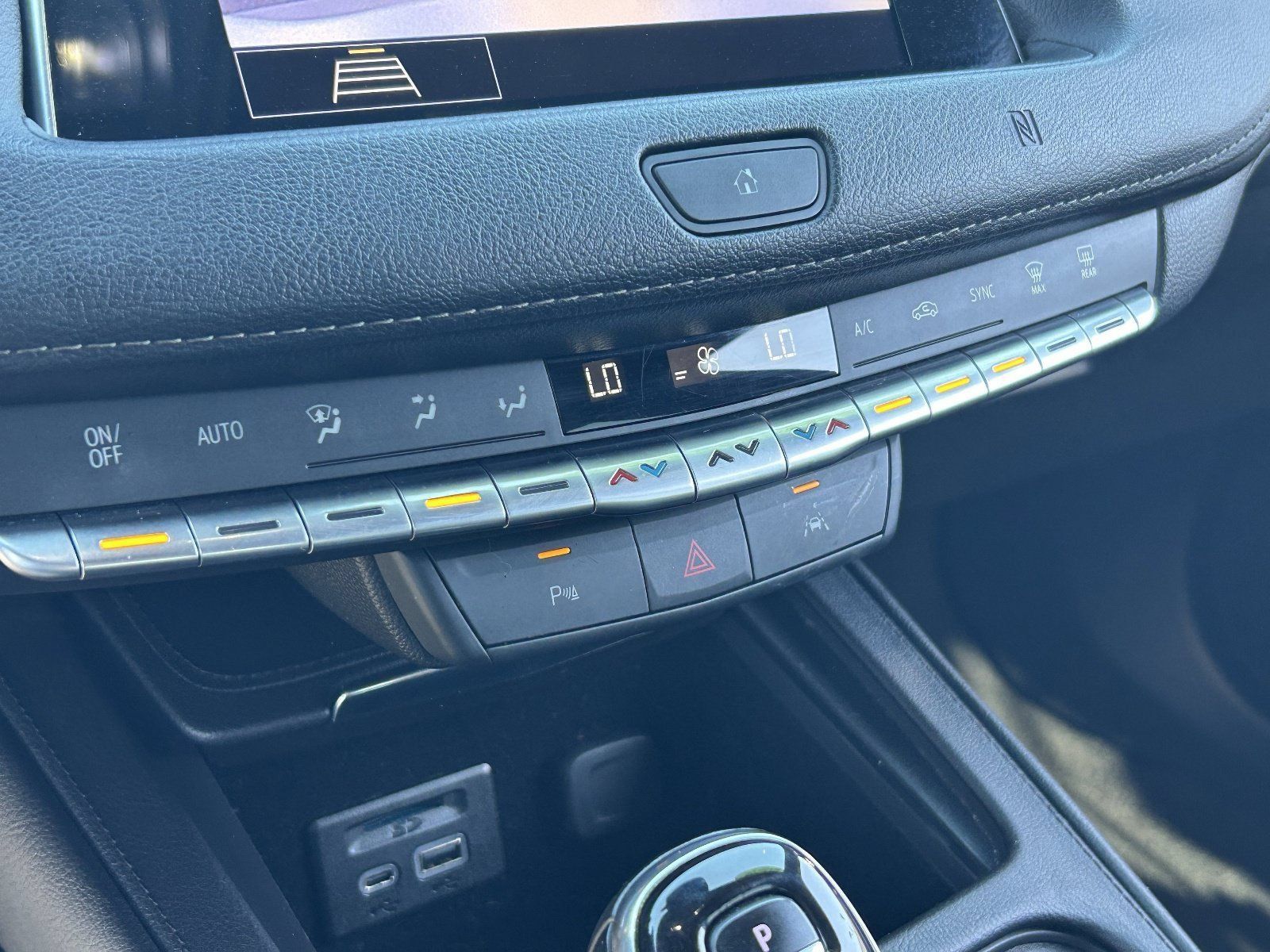 Used 2020 Cadillac XT4 Premium Luxury w/ Technology Package FWD image 20