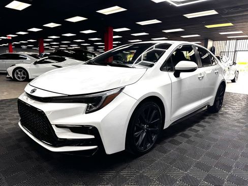 Used 2024 Toyota Corolla SE FWD image 7