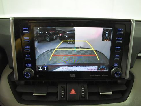 Used 2019 Toyota RAV4 XLE Premium image 20
