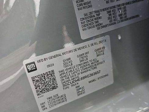 Used 2024 Chevrolet Silverado 1500 ZR2 w/ Technology Package AWD/4WD image 5