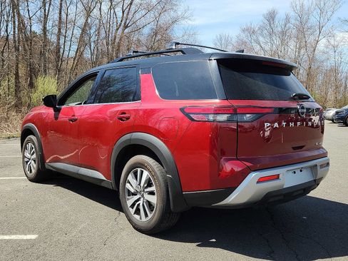 Used 2023 Nissan Pathfinder SL w/ Cargo Package AWD/4WD image 6