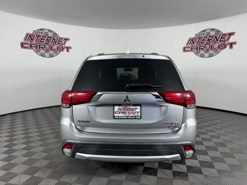 Used 2018 Mitsubishi Outlander ES image 6