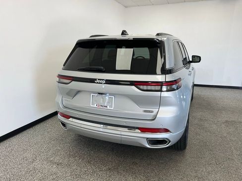 Used 2024 Jeep Grand Cherokee Overland image 6