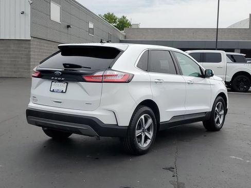 Certified 2024 Ford Edge SEL w/ Convenience Package AWD/4WD image 3