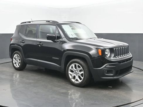 Used 2017 Jeep Renegade Latitude FWD image 7