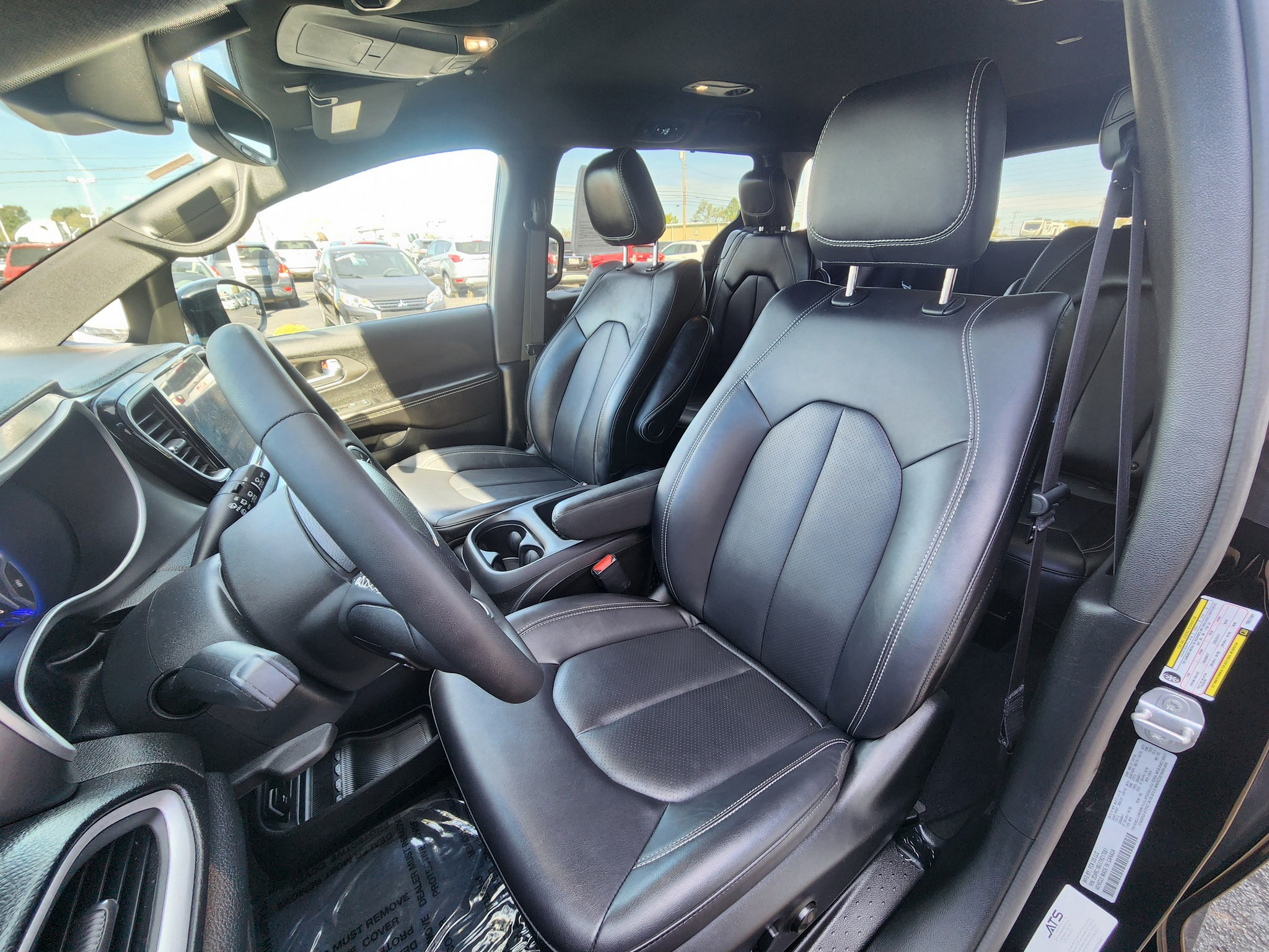 Used 2026 Chrysler Pacifica Select FWD image 28