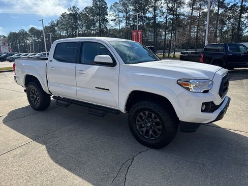 Certified 2023 Toyota Tacoma SR5 image 9