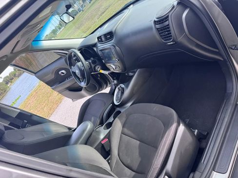 Used 2018 Kia Soul w/ Convenience Package FWD image 10