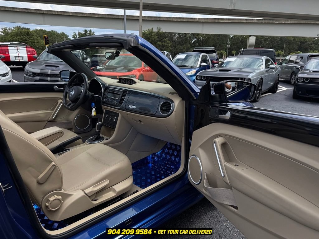 Used 2013 Volkswagen Beetle 2.0T FWD image 30