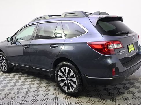 Used 2017 Subaru Outback 2.5i Limited AWD/4WD image 3