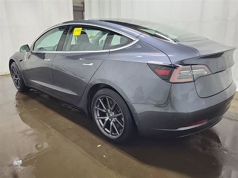 Used 2018 Tesla Model 3 Long Range image 3