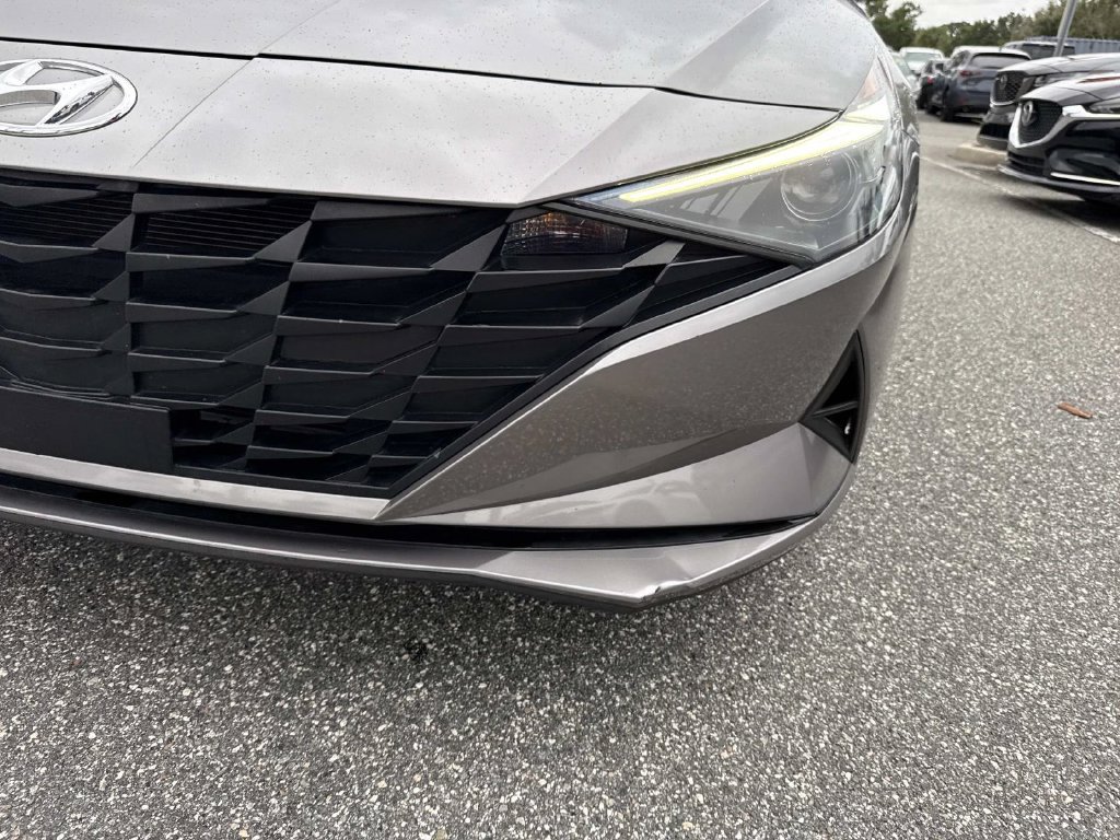 Used 2023 Hyundai Elantra SEL w/ Convenience Package FWD image 10